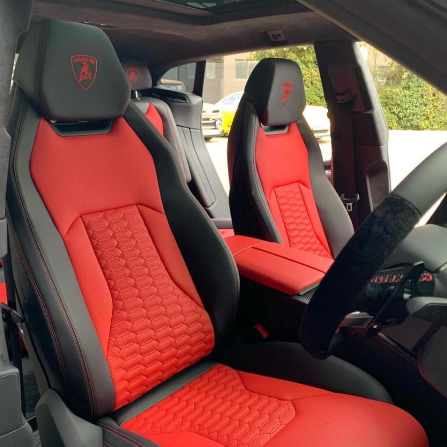 Интерьер Lamborghini Urus by RACE! 2020 года  (фото 4 из 11)